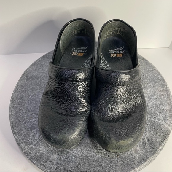 Dansko Black Tooled Leather Slip On Clogs Professional XP 2.0 Size 39 - Picture 2 of 11